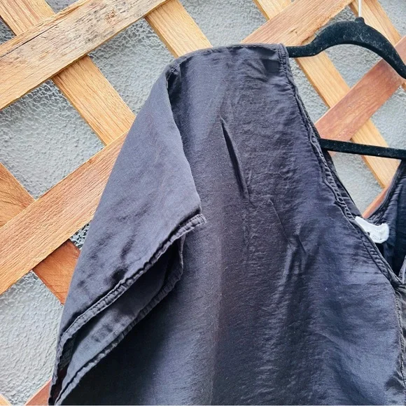 Velvet by Graham & Spencer black top - Picture 9 of 9